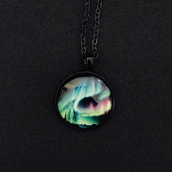 Northern Lights Black Pendant Necklace. - Picture 6 of 10